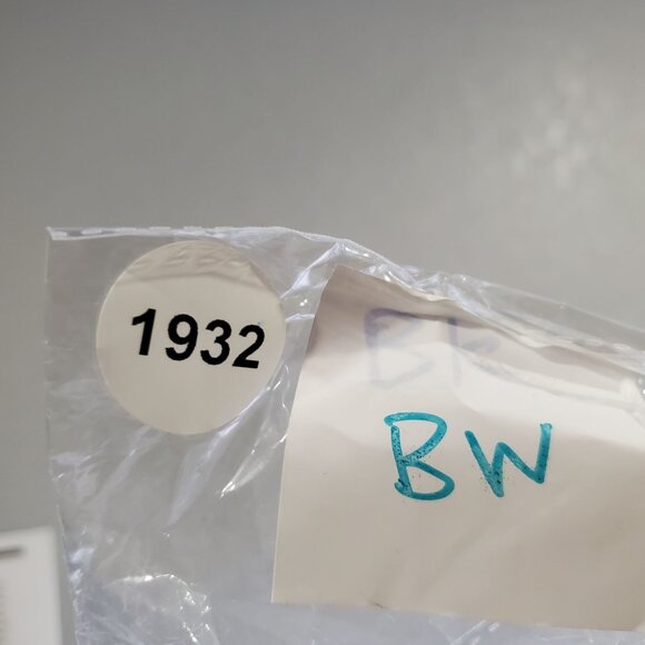 Victoria's Secret Perfect Shape Lace Trim Push Up Bra Women Size 36D NWT - Picture 16 of 16